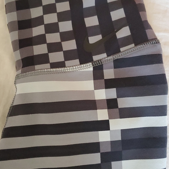 Nike Legendary leggings xs - Picture 4 of 14
